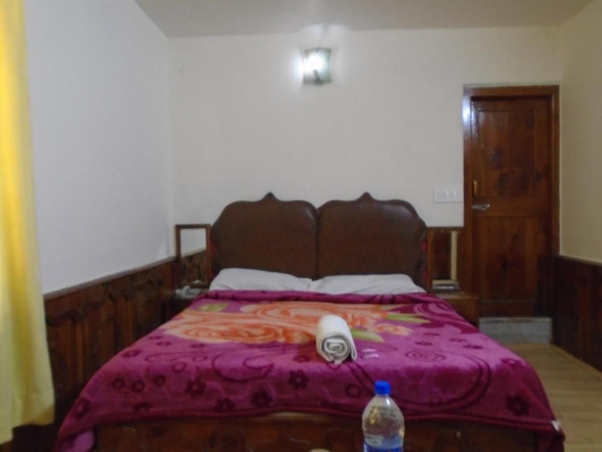 Hotel Magnolia Mallroad Manali Zewnętrze zdjęcie
