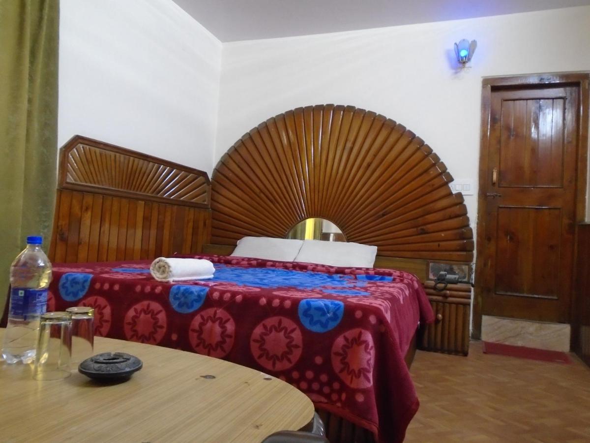 Hotel Magnolia Mallroad Manali Zewnętrze zdjęcie