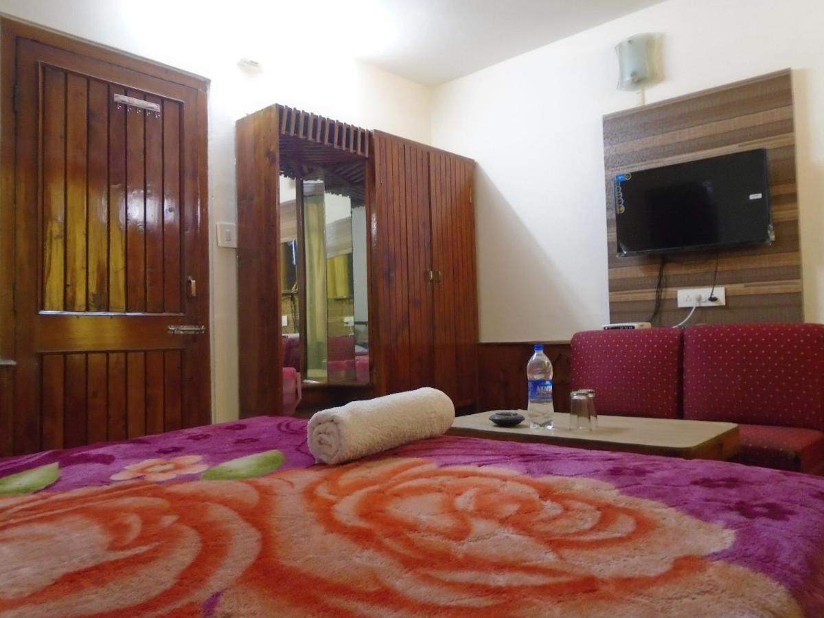 Hotel Magnolia Mallroad Manali Zewnętrze zdjęcie
