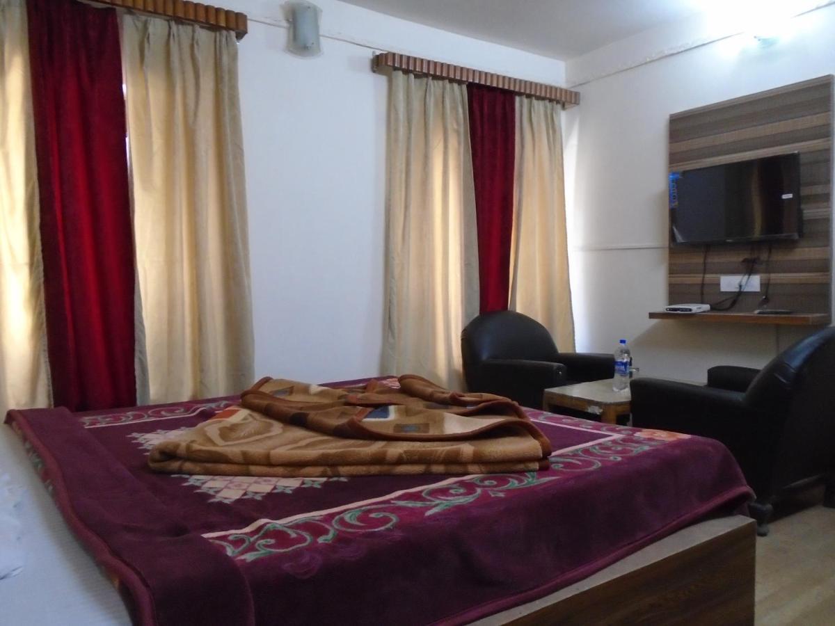 Hotel Magnolia Mallroad Manali Zewnętrze zdjęcie
