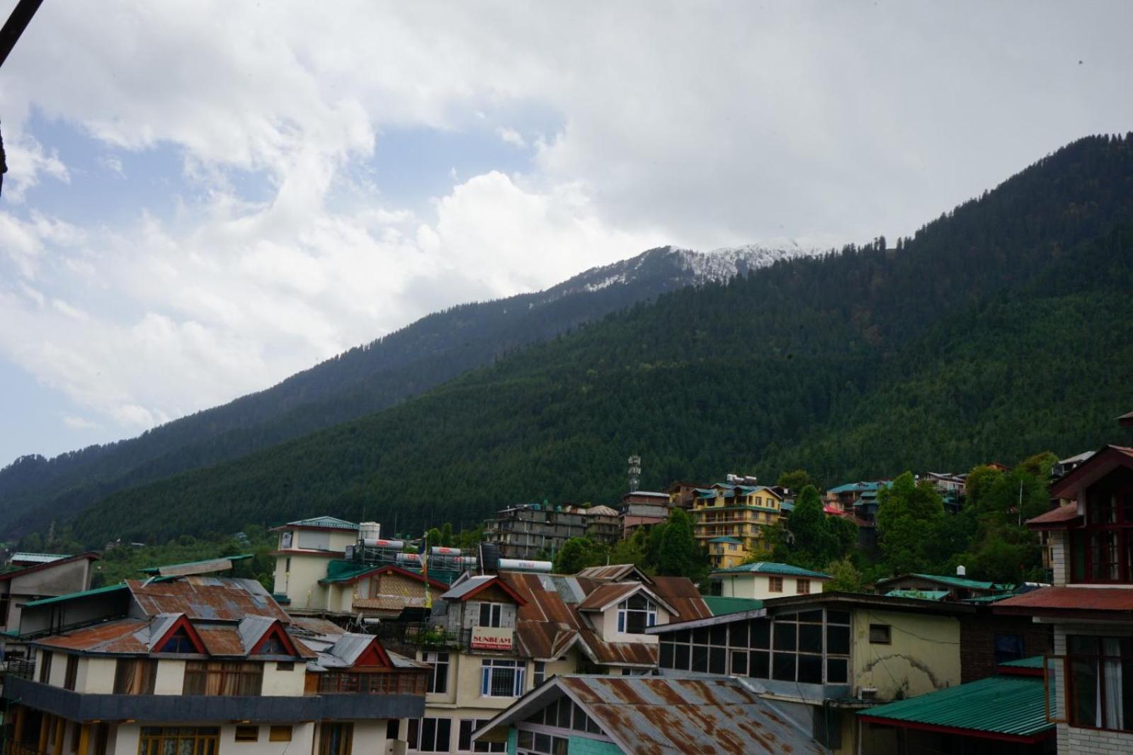 Hotel Magnolia Mallroad Manali Zewnętrze zdjęcie